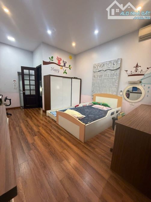 GIẾNG MỨT , 45M² , DÂN XÂY KIÊN CỐ , NGÕ NÔNG , RỘNG 3M , CHỈ 30M RA MẶT PHỐ , 9,2 TỶ - 4