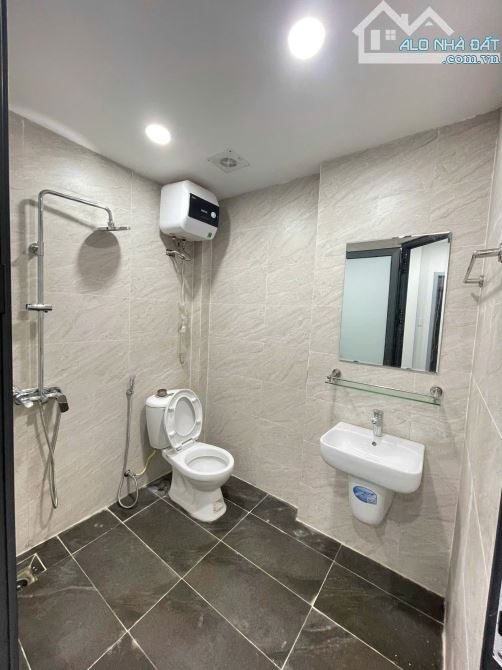 BÁN NHÀ QUAN THỔ ĐỐNG ĐA - 5TẦNG 3NGỦ - 30M GIÁ 7,6 TỶ. - 4