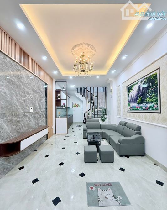 Nhà mới tinh Full nội thất, 5Tầng, dt 32m², 30m ra trục chính ôtô tránh. Tổ 12 trong đê - 4