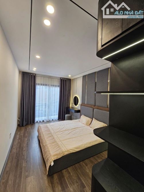 Vợ chồng anh Chinh  cần bán nhà 5t,54m tại Đa Sỹ,HĐ,t/máy,ô tô gần chỉ 8t - 4