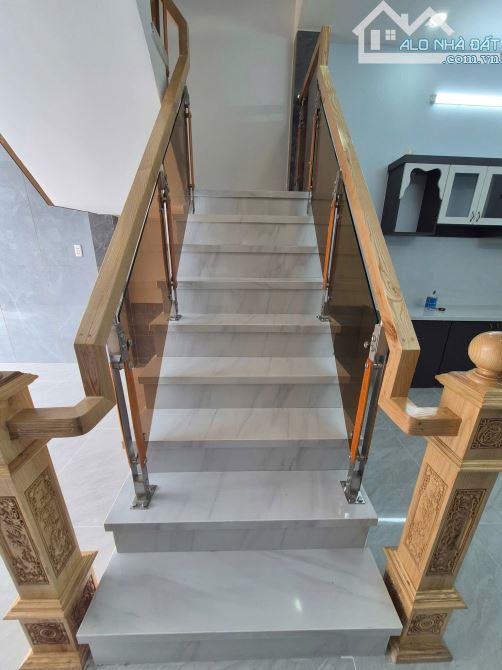 Nhà 1 Lầu Mới Hoàn Thiện 4 x 25m Ngay Thị Trấn Cần Giuộc, 4PN 2WC . Đường Xe Hơi. Sổ Hồng - 4