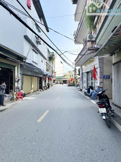 B.Á.N NHÀ MẶT PHỐ  SÁT LAI XÁ , Ô TÔ TRÁNH , LÔ GÓC,  KINH DOANH NGÀY ĐÊM  68M2, 12 TỶ 5 - 4