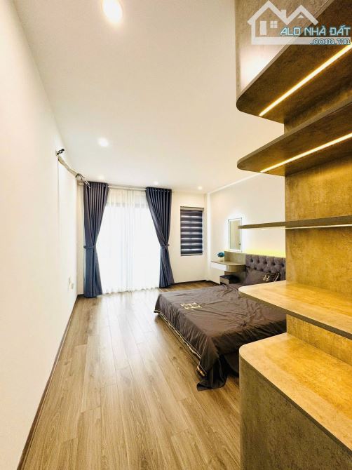 BÁN NHÀ PHỐ NGUYỄN VĂN LINH – 40m² – 6 TẦNG – THANG MÁY – Ô TÔ ĐỖ CỬA – GIÁ CHỈ 8,8 TỶ - 4