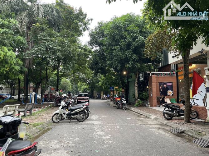 LOA LOA BÁN GẤP BIỆT THỰ LÀNG VIỆT KIỀU CHÂU ÂU MỘ LAO ,HÀ ĐÔNG VỊ TRÍ ĐẮC ĐỊA - KHU VIP - 4