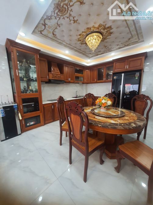 BÁN GẤP NHÀ MỚI 100% - 5 TẦNG - 73M2 - PHẠM VĂN CHIÊU - GÒ VẤP.  GIÁ CHỈ : 11,9 tỷ - 4