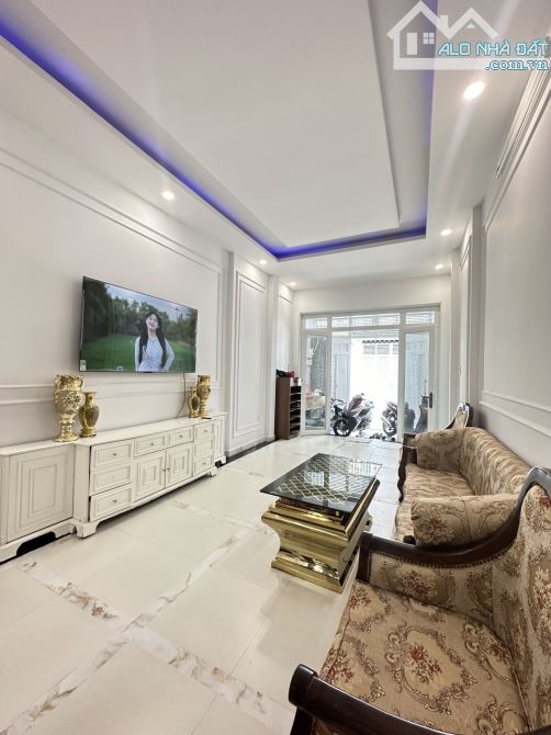 NHÀ MỚI KHU VIP NGUYỄN HỮU TIẾN - 4 x 17 - 4 TẦNG - 4PN - CHỈ 8.9 TỶ  TL - 4