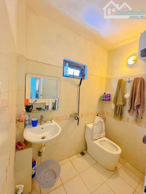 Bán nhà ngõ 12 Lý Nam Đế, DT 58m², 4 tầng, mặt tiền 4.9m, giá chào 21.2 tỷ. - 4