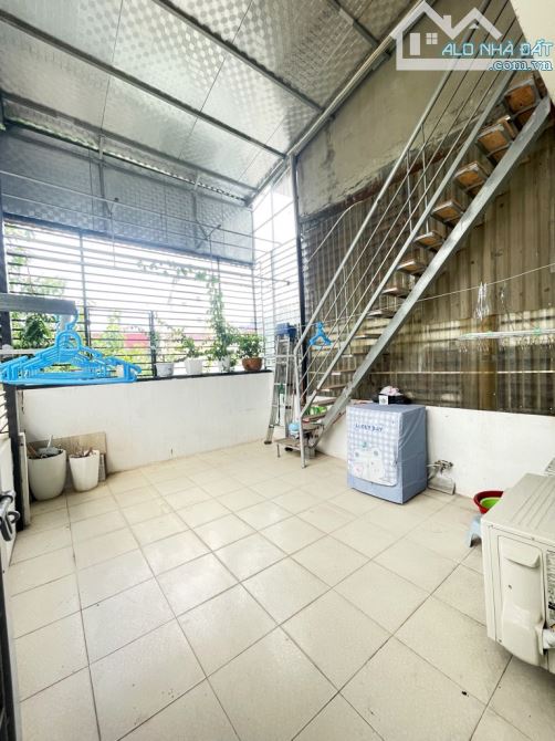 Bán nhà Khương Trung-Thanh Xuân, 42m2 x 3T +1 tum, đẹp thoáng, full nội thất. Giá 4,6 tỷ - 4