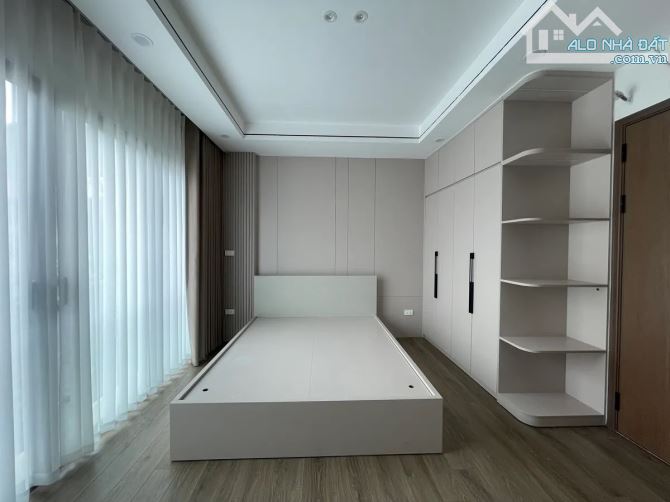 Bán Nhà Ngô Gia Tự 31m2 6T, Mt 4.5m, Ô Tô Đỗ Cạnh Nhà, Hàng Xóm BigC Long Biên 6.x Tỷ - 4
