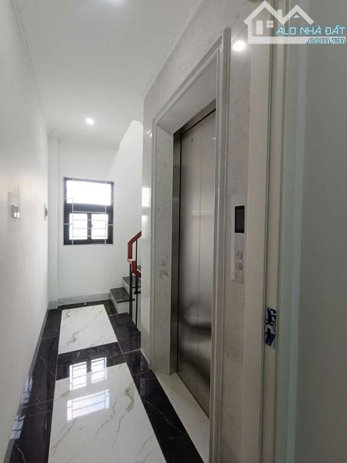 BÁN NHÀ BÁT KHỐI - LONG BIÊN - 32M2 - 10,8 TỶ - Ô TÔ TRÁNH - 4
