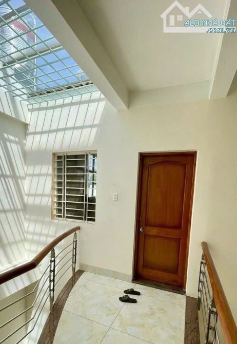 Nhà đẹp Khu Quân đội - Cổng sân bay TSN - Ngang 6M- Hẻm ôtô tránh - 4
