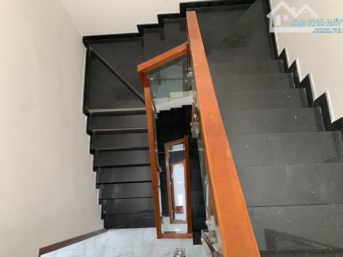 Nhà 4x17m hẻm VIP 8m sát MT Lâm Thị Hố, 4 tầng, 5PN, SHR, chỉ 5.85 tỷ - 4