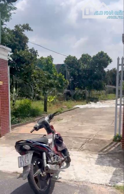 LÔ ĐẤT 2 MẶT TIỀN CỰC ĐẸP SÁT BÊN THỊ TRẤN, GẦN CHỢ ĐÊM, SẴN THỔ CƯ, GIÁ CỰC HẤP DẪN - 4