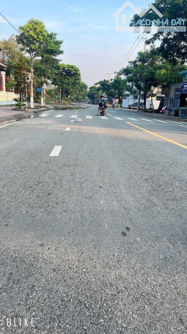 Bán 150m² đất Ngang 7,5m,đường nhựa 20m trước nhà,gần Vành Đai 3 - 4