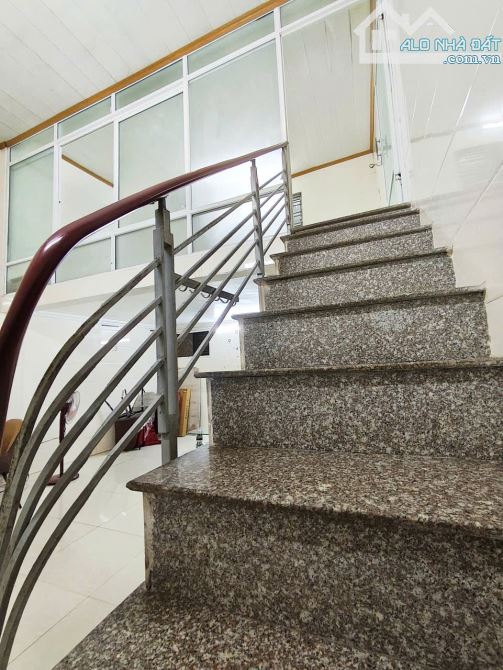 Spcc Chỉ Bán Trong 10 Ngày. Nếu bán không được Đập Xây mới 🏡🏡🏡 Địa chỉ 71 Đông Khê - Ng - 5