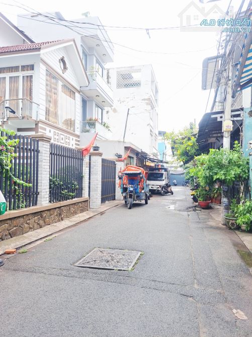 SIÊU PHẨM NGAY BV BÌNH TÂN - 50M2, 4 TẦNG ĐÚC ĐẸP - HẺM XE TẢI TRÁNH - CHỈ NHỈNH 5 TỶ. - 5