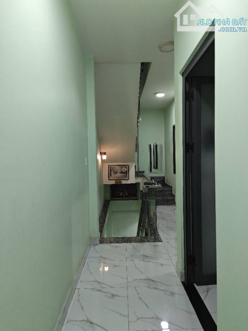 BÁN NHÀ 3 TẦNG- đường Xe Tải- 53.4m²(5x10,7)- Chỉ: 4,75 tỷ- Sổ hoàn công-4 phòng ngủ - 4wc - 5