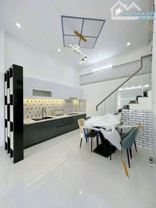 BÁN NHÀ 2 TẦNG GIÁ 2 TỶ 7 MT GẦN BÁCH HÓA XANH LONG TRẠCH, SHR- 100M2 - 5