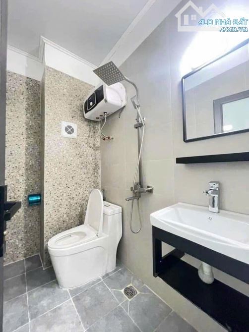 siêu phẩm CCMN TRIỀU KHÚC - DOANH THU CAO BA BƯỚC RA PHỐ 60m x 7 tầng - 10 phòng kK - 5