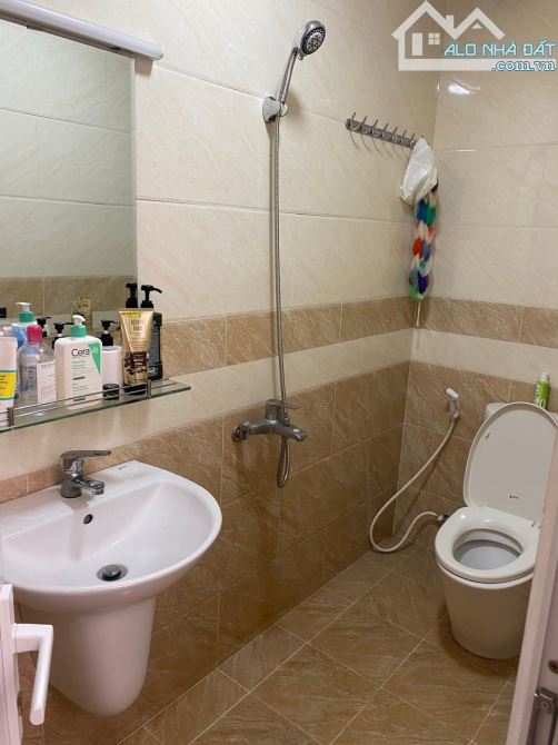 BÁN NHÀ 4 TÂNG, ĐẶNG VĂN BI, TRƯỜNG THỌ. Ô TÔ ĐỖ CỬA. CHỈ 7,5T. - 5