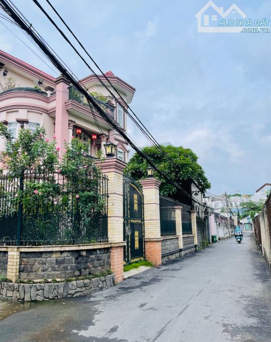 Bán BIỆT THỰ trung tâm LINH TRUNG gần ngã tư THỦ ĐỨC Dt: 212m2 Giá 12.9 Tỷ - 5