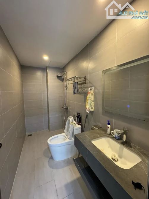 Đàm Quang Trung 42m T6 mt 4.9m- 11.6 tỷ ô tô vào nhà, gara ô to thang máy - 5