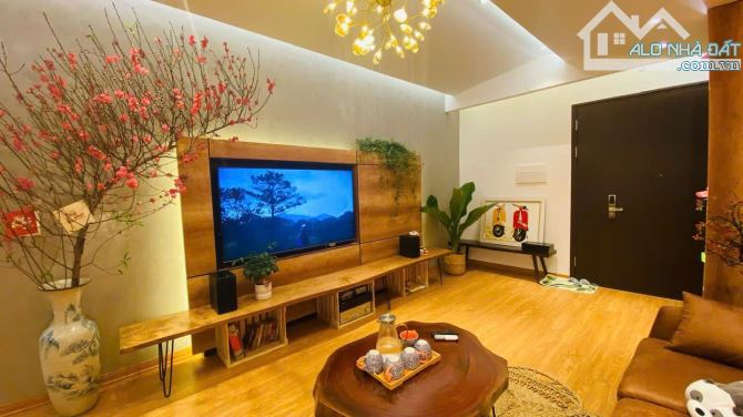 Bán gấp CH chung cư 3PN ( 1PN nhỏ) 2 VS, căn góc 92m2, giá 8.4 tỷ. Tháp B Stellar Garden - 5