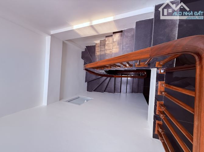 CHỈ 9 TỶ ĐÌNH THÔN CÓ NGAY 35m2 X 5 TẦNG  - DÂN XÂY NHÀ MỚI - LÔ GÓC - Ô TÔ - KINH DOANH - 5