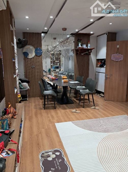 INTRACOM 1 TRUNG VĂN: TẦNG CAO - BAN CÔNG - 120M² - 3PN - 6.6 TỶ (9TL6970) - 5