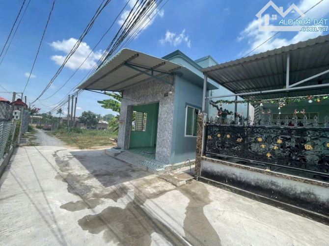 Hàng ngộp, nhà cấp 4 mới xây có 118m2 đất thổ cư đường ô tô chỉ 1.38 tỷ - 5