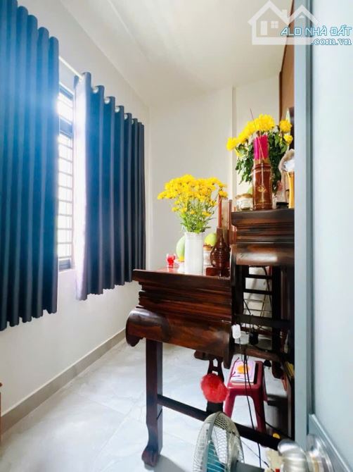 * Tân Phú, Nguyễn nhữ lãm. 4,2x14. 2 tầng, đường 10 m thông, 7.x tỏi. - 5