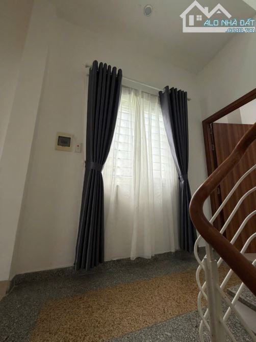 Cho thuê nhà 4 tầng kiệt ô tô Hoàng Diệu, Hải Châu, Đà Nẵng - Diện tích 55m2. Giá 15 triệu - 5