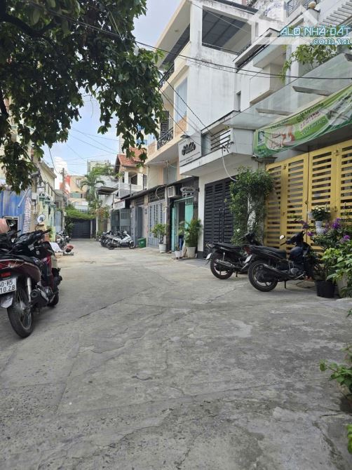 Bán nhà Phú Nhuận • 4 tầng - hẻm 8m - kinh doanh - 5