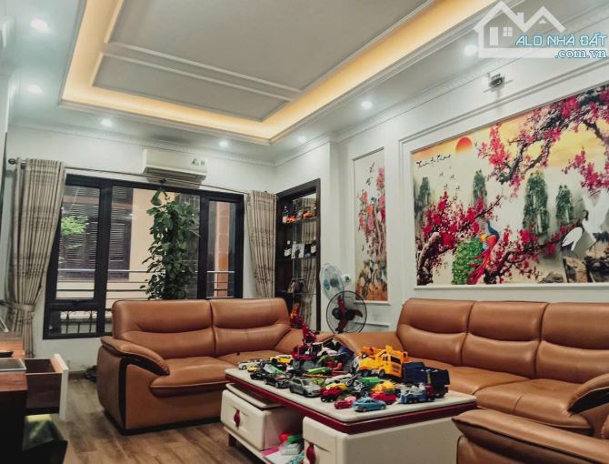 BÁN NHÀ 5 TẦNG NGUYỄN KHÁNH TOÀN 60m² 3.6M MẶT TIỀN 14 TỶ Ô TÔ TRÁNH VỊ TRÍ ĐẮC ĐỊA - 5