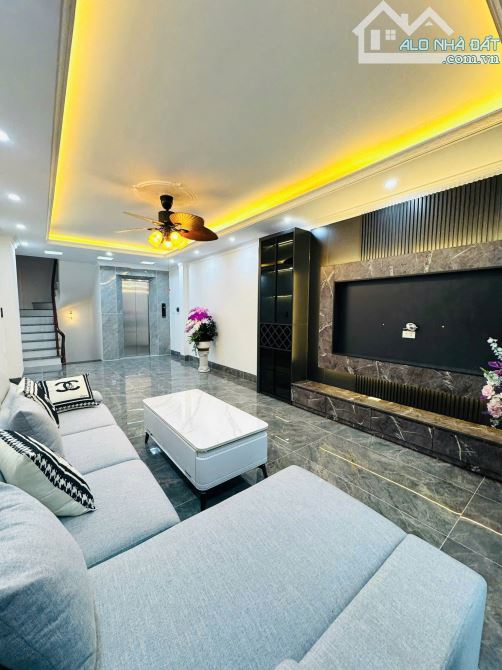 BÁN NHÀ PHỐ NGUYỄN VĂN LINH – 40m² – 6 TẦNG – THANG MÁY – Ô TÔ ĐỖ CỬA – GIÁ CHỈ 8,8 TỶ - 5