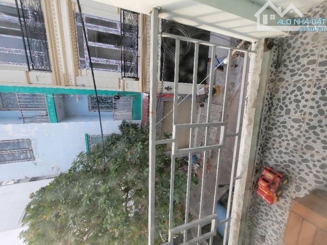 HƯƠNG LỘ 2-BÌNH TÂN-NGANG LỚN 9M-DTs 116M2-3PN-HXH ĐỖ CỬA 6M-KẾ TÊN LỬA-CHỈ 4.x TỶ - 5