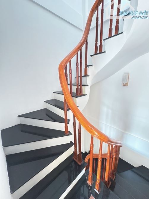 Bán gấp nhà 5 tầng mới tinh Phúc Đồng, Long  Biên, full nội thất, vị trí đẹp, giá 5 tỷ+ - 5