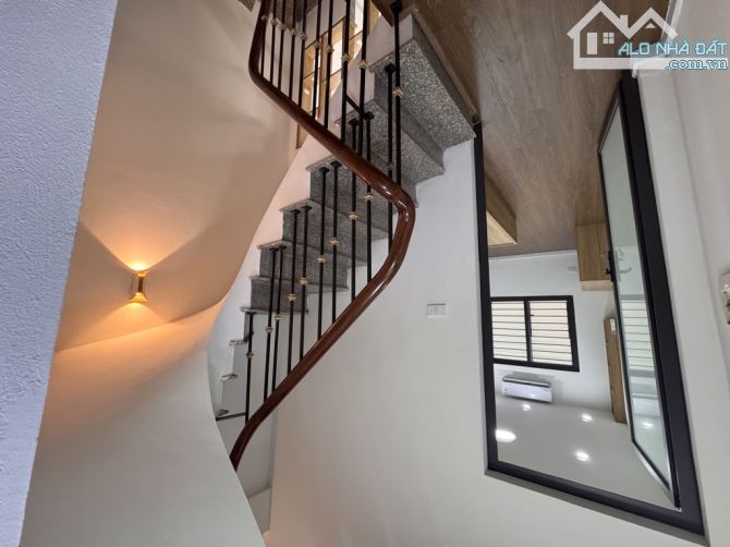 NHÀ ĐẸP TÂY SƠN –GẦN NGÃ TƯ SỞ - VỊ TRÍ VÀNG – 4 TẦNG - Ở LUÔN -  NHỈNH 4 Tỷ - 5