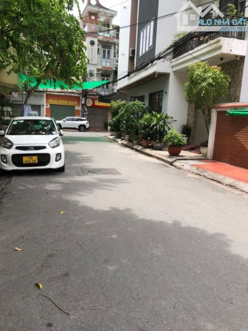 CHỦ GẤP BÁN! Nhà 4 tầng Đặng Văn Bi, 72m2, đường nhựa 7m,hàng xóm dân trí cao. Chỉ 7.5 tỷ - 5