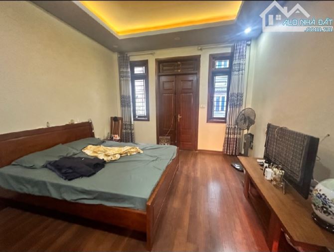 11.99 tỷ / 91/100 M2 mặt tiền 4.3 M Bồ Đề.Ô tô Chánh - 5