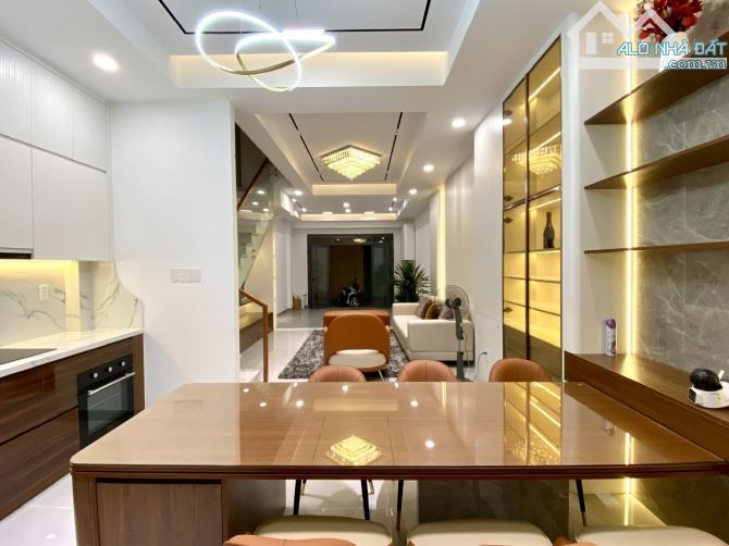 Bán nhà riêng trệt 2 lầu HXH 7 Chỗ tại Huỳnh Tấn Phát, Q7, HCM 4PN,DT 82m2, chỉ nhích 9 tỷ - 5