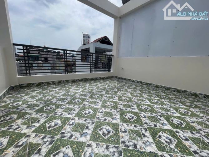 BÁN NHÀ KHU VIP 4 TẤM Q4 ĐỒNG BỘ MỚI XÂY VỊ TRÍ ĐẸP 1/ GIÁ 5TỈ  650 TL Khu Dân Cư - 5