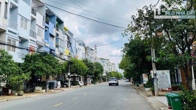 Bán nhà 1 trệt 3 lầu đường D9 khu dân cư D2D giá cực tốt chỉ 9,5 tỷ - 6