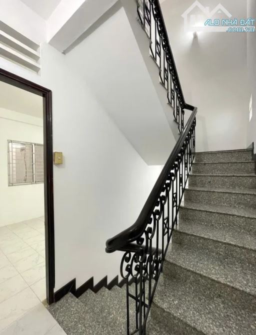 NHÀ BÁN MT PHƯỜNG 11 - Phú NHUẬN - 4 TẦNG (4,6 X14M) chỉ 13 tỷ hơn. - 6