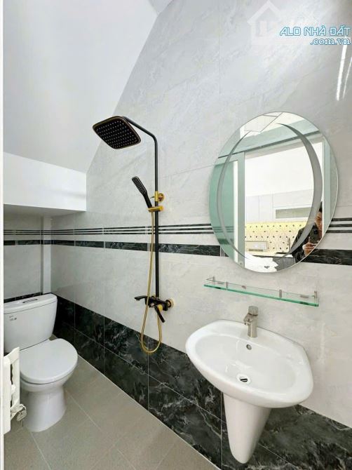BÁN NHÀ 2 TẦNG GIÁ 2 TỶ 7 MT GẦN BÁCH HÓA XANH LONG TRẠCH, SHR- 100M2 - 6