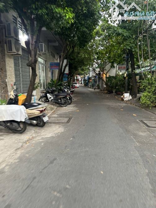 BÁN NHÀ CHÍNH CHỦ - KHU VIP TÂN PHÚ - ĐƯỜNG NHỰA XE TẢI THÔNG- TẶNG FULL NỘI THẤT - NGAY - 6