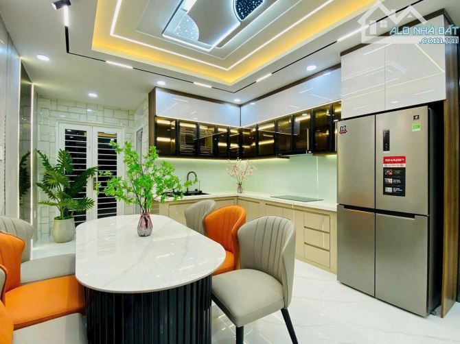 Nhà 5 tầng FULL NỘI THẤT đường SỐ 3, phường 9 Quận Gò Vấp DT 58,2m2 (4x15) đường thông 10m - 6