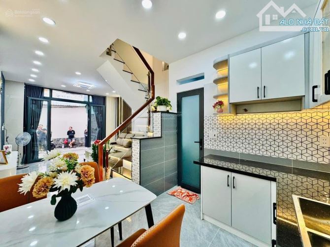 Bán nhà đẹp Đất Thánh - Kế bên Bắc Hải, DT: 4.2x16m [CN: 67m2] 4 Tầng BTCT Chỉ 8.4 tỷ - 6