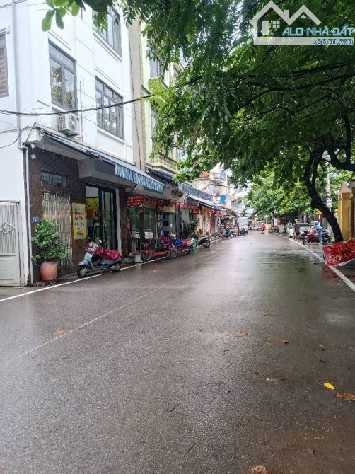 BÁN NHÀ ĐH CÔNG NGHIỆP - 6 TẦNG FULL NỘI THẤT - NGÕ Ô TÔ TRÁNH  - GIÁ NHỈNH 5 TỶ - 6