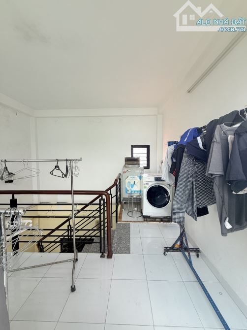NGAY CHỢ GÒ VẤP , SÁT PHẠM VĂN ĐỒNG - HẺM THÔNG - 4.3 x 23.5 - 4 TẦNG - 8.8 TỶ - 6